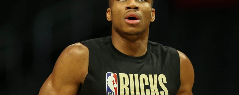 The Deep Dive: NBA DFS Picks for DraftKings & FanDuel | Tuesday, 4/6 – Awesemo.com