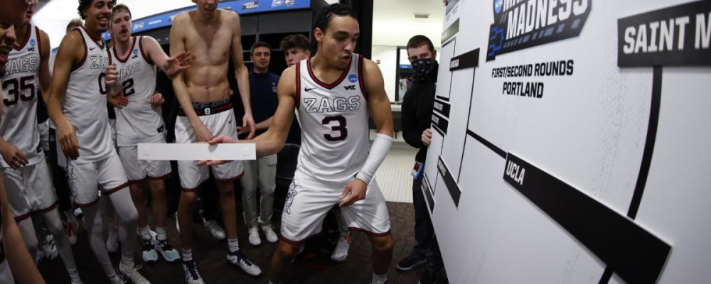 March Madness 2022: Our experts reset their NCAA Tournament brackets with updated Sweet 16 predictions – CBS Sports